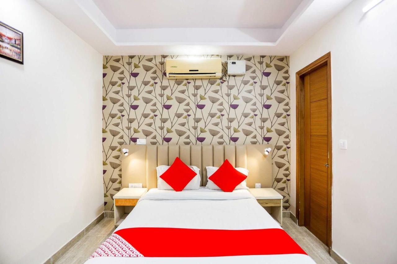 Hotel O Hotel Paradise Indraprastha Buitenkant foto